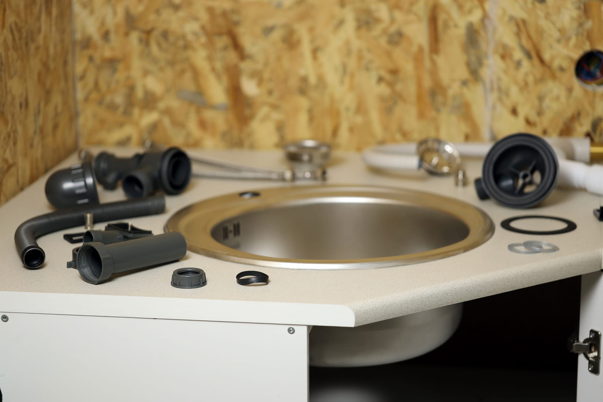 como evitar atascos en el fregadero